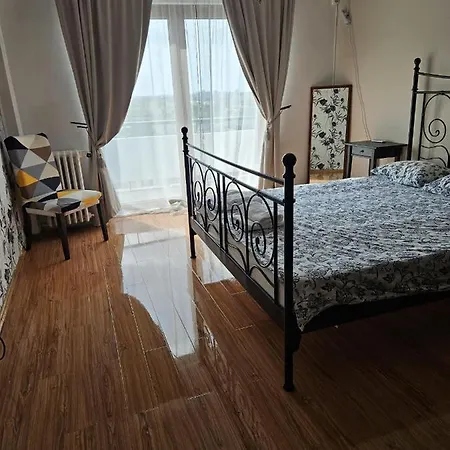 2 Bedroom With Amazing View Near Old Town *